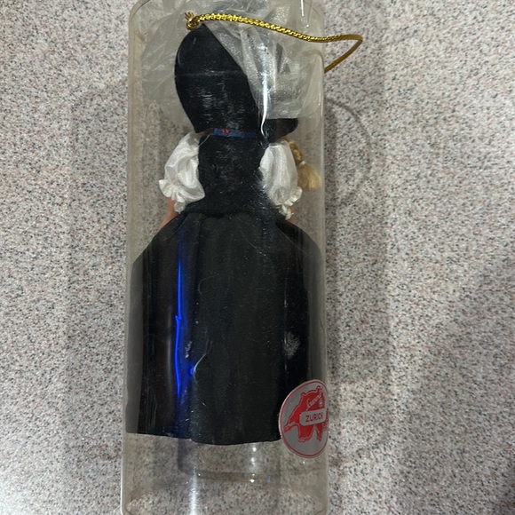 Zurich souvenir doll. - Picture 3 of 5